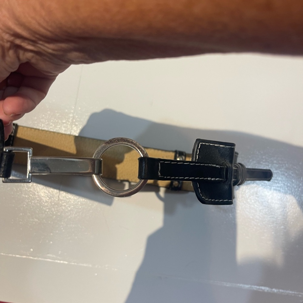Great belt can be adjusted to various sizes mint condition